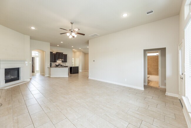 Building Photo - 23818 Hawthorn Dale Ct