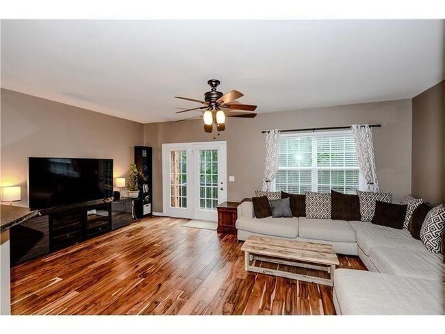 Building Photo - 2657 Cedar Dr