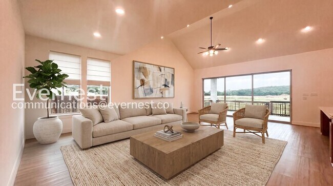 Building Photo - Charming Rental with Pool & 2-Car Garage  / Fenced-Yard / Off-street Parking / Available now!