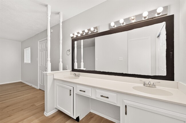 Building Photo - 17421 Ranch Country Rd