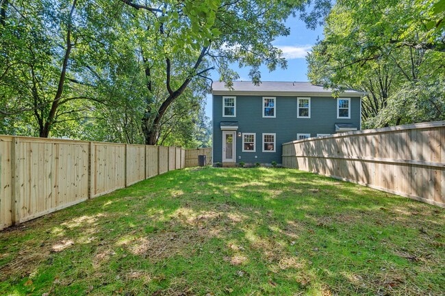 Building Photo - Minutes to Uptown, NoDa & Camp North End