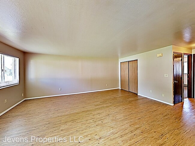 Building Photo - 608 N 3rd St