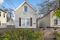 Building Photo - 4 Bedroom, 1.5 Bath house in Shelby Park, Fenced, Off-street Parking, Pets OKAY!