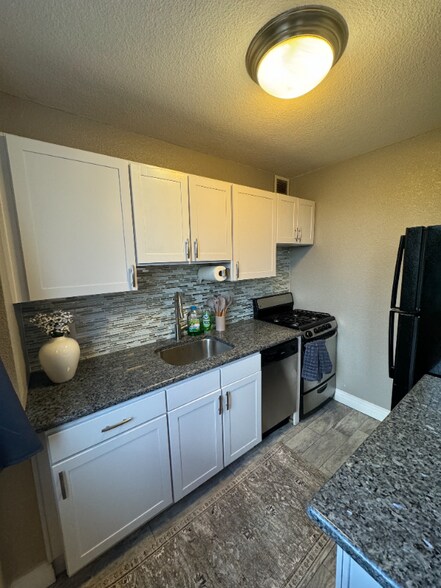 Building Photo - 1196 N Grant St