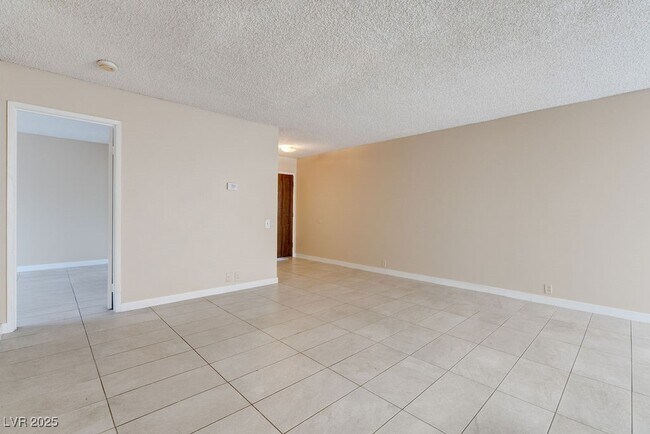 Building Photo - 698 Northrop Ave