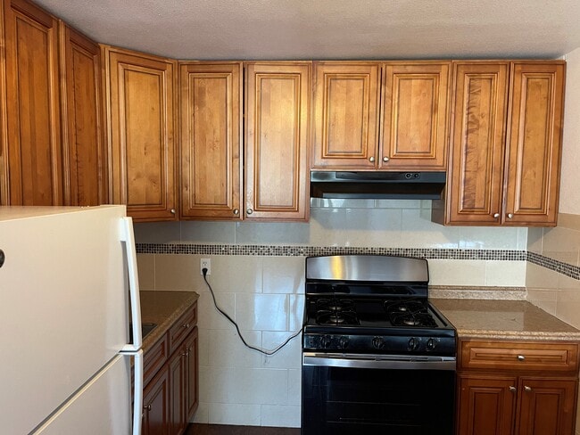 Kitchen - 1145 S Quivas St