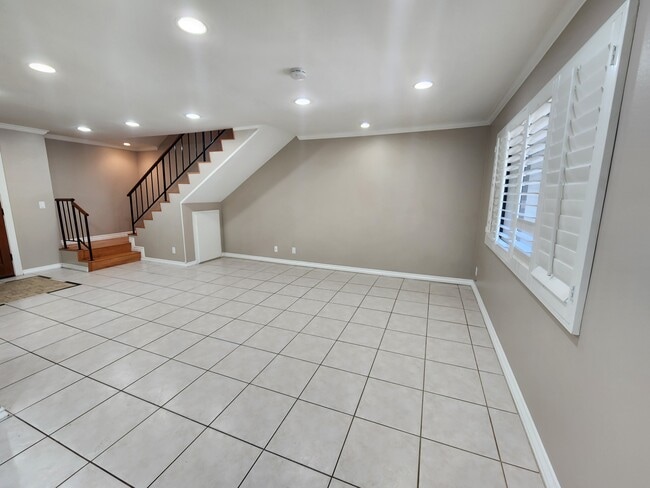 Building Photo - 1502 Rock Glen Ave