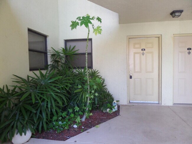 Building Photo - 1524 Lake Crystal Dr