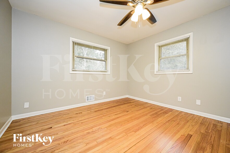 Building Photo - 2344 Tiffany Cir