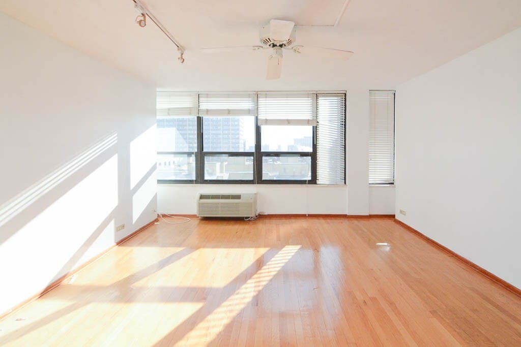 Building Photo - 5100 N Marine Dr