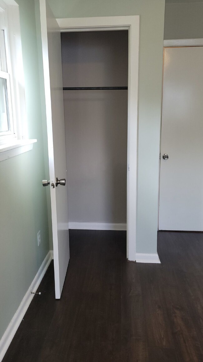 Building Photo - Beautiful  & Charming 4-Bedroom Home with ...