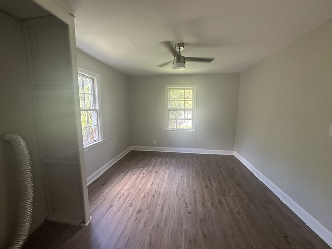 Building Photo - 114 Brookside Rd