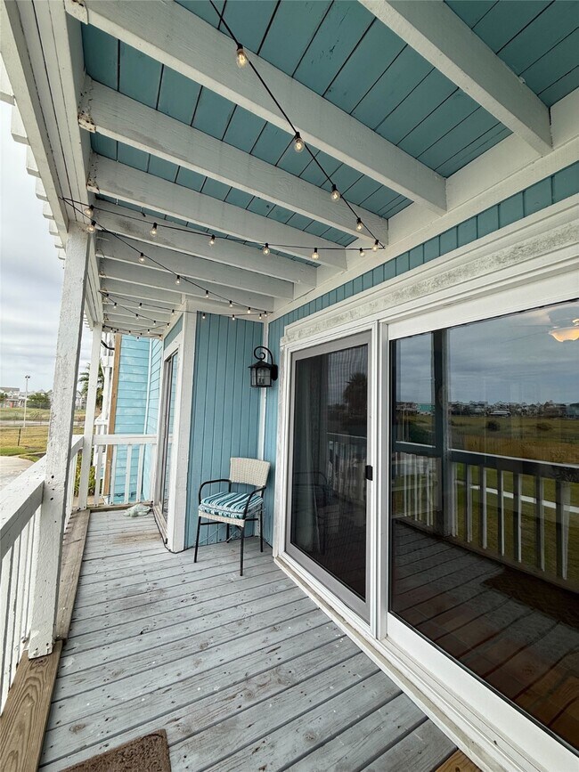 Building Photo - 500 Tiki Dr