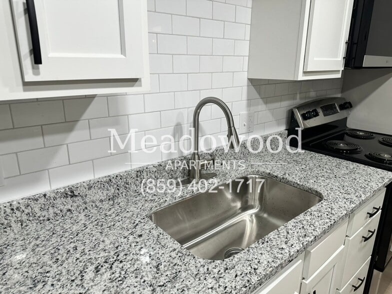 Building Photo - Meadowood Apartments