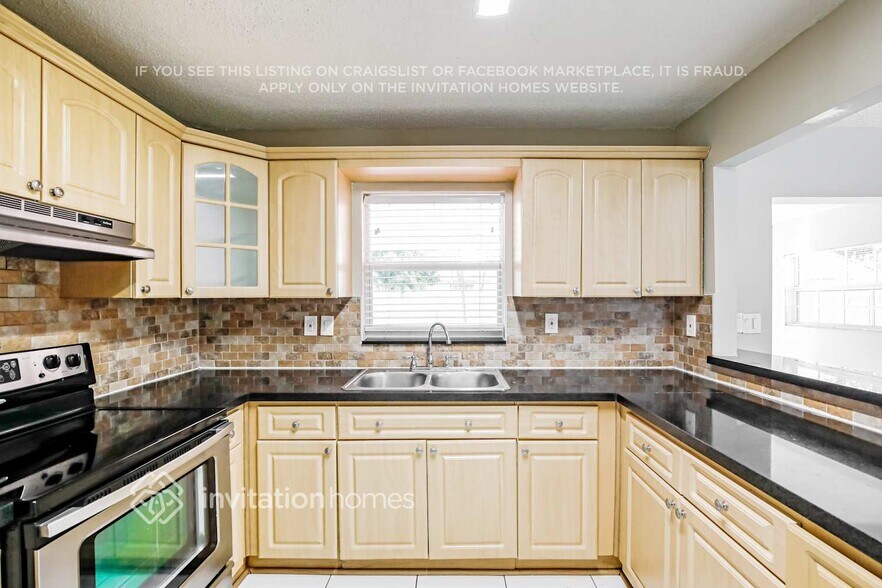 Building Photo - 10310 SW 4th St