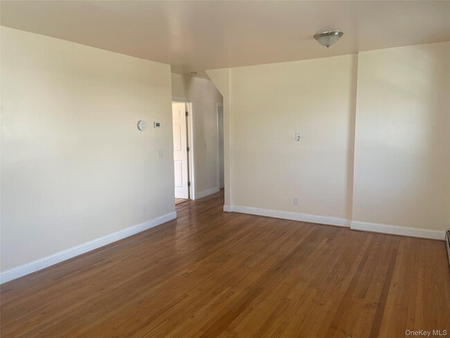 Building Photo - 918 10th St
