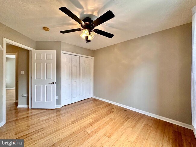 Building Photo - 2107 Mardic Dr
