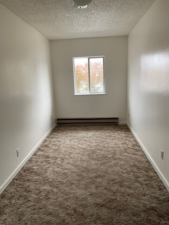 Building Photo - Pederson-PM-020-0122-337