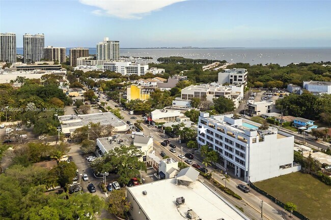 Primary Photo - 3250 Grand Ave