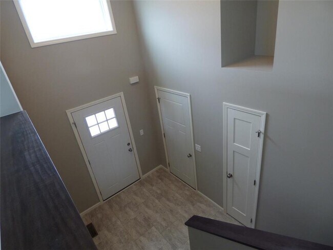 Building Photo - 1025 Pheasant Run