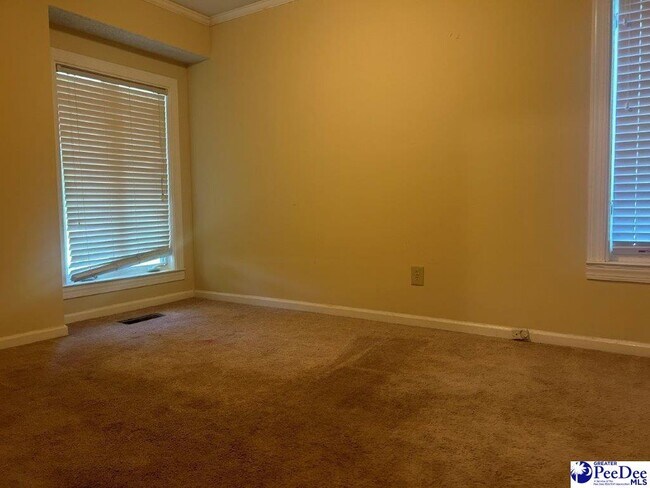 Building Photo - 462 Bellingham Ct