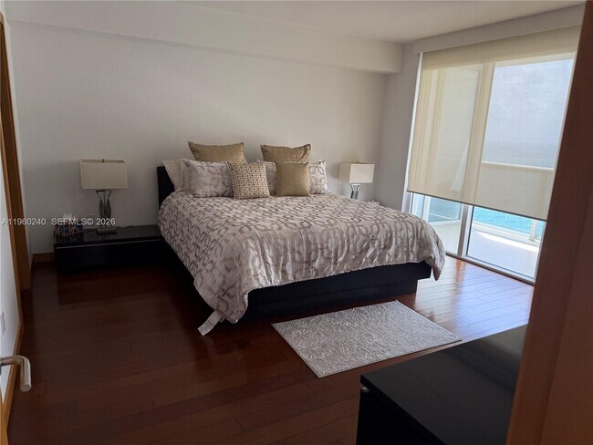 Building Photo - 1830 S Ocean Dr