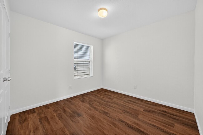 Building Photo - 2730 Skyview Silver Dr