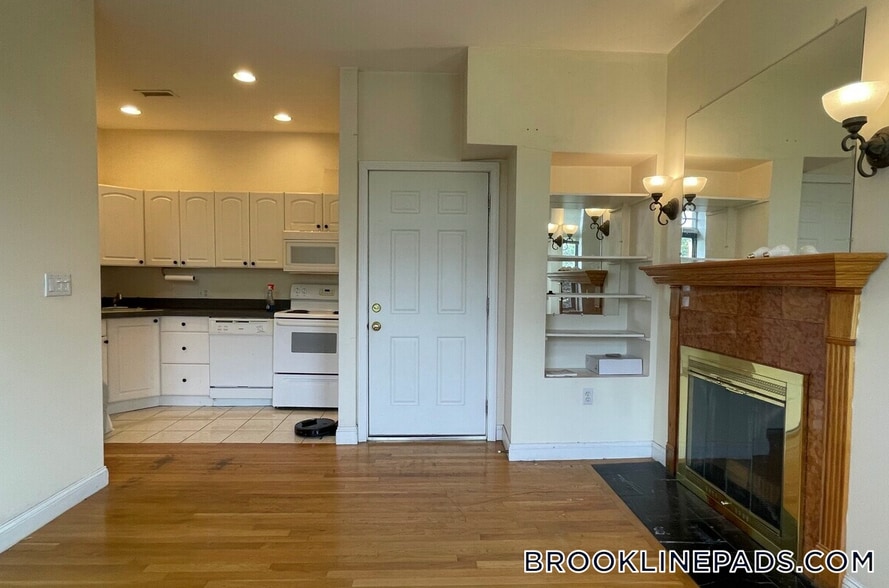 Building Photo - 1801 Beacon St