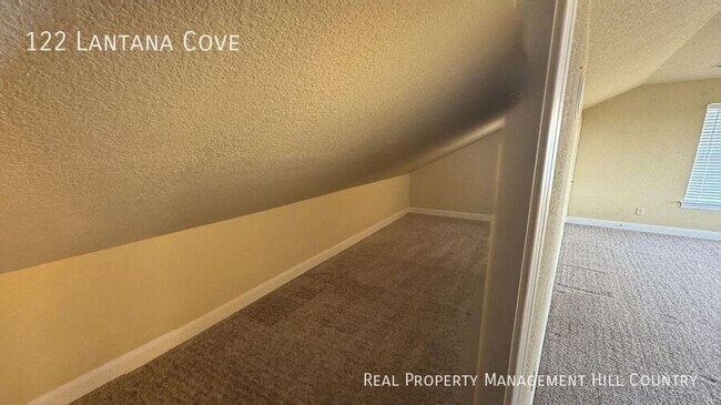 Building Photo - 122 Lantana Cove