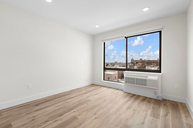 Building Photo - 433 62nd St