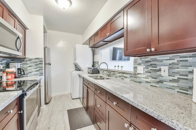 Building Photo - 1811 Stoney Brook Dr