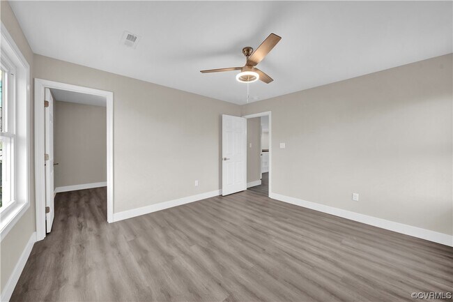 Building Photo - 15401 Adelay Ct