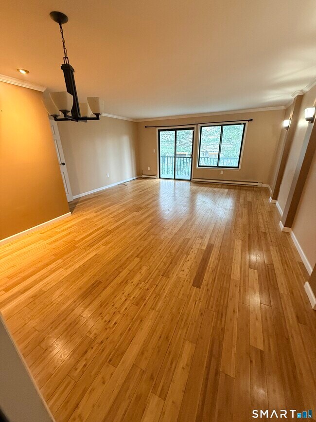 Building Photo - 23 Margo Ct