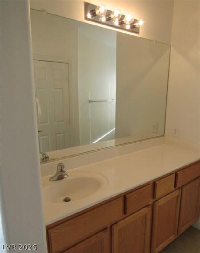 Building Photo - 5523 Baccarat Ave