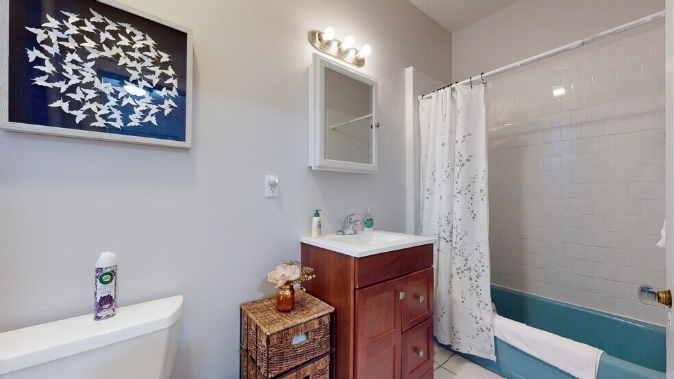 Building Photo - 1253 Beacon St