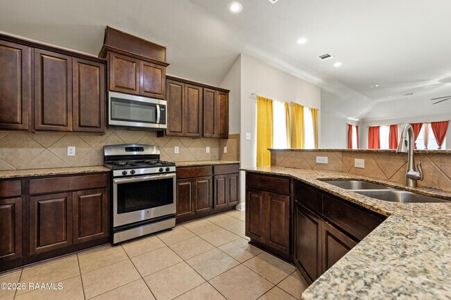 Building Photo - 101 Ace Ln
