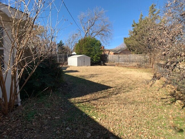 Building Photo - 3 Bed Home OKC - Move in Deposit-Free! (If Qualified)