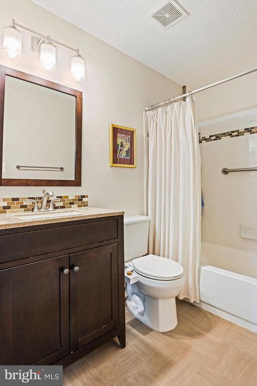 Building Photo - 21013 Timber Ridge Terrace