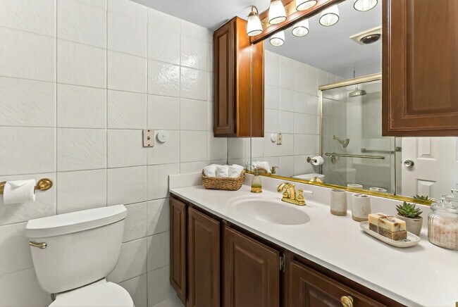 Building Photo - Martha Custis 319_