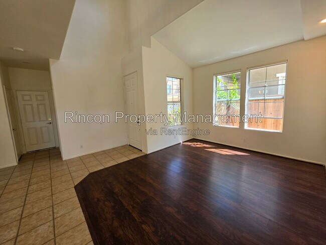 Building Photo - 2525 Villamonte Ct
