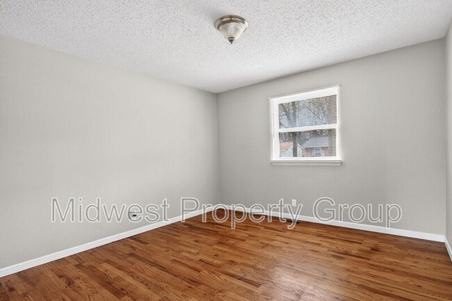 Building Photo - 2224 Millvalley Dr