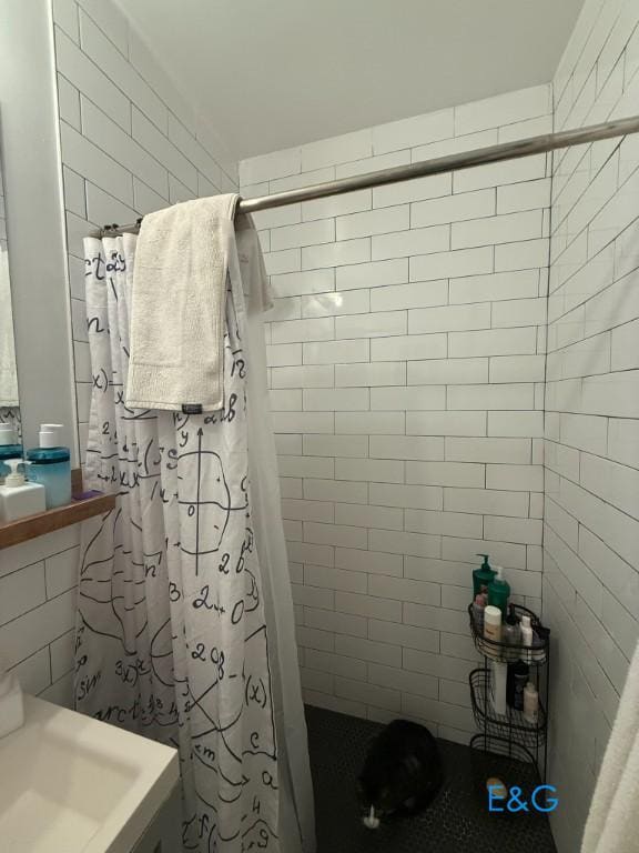 Building Photo - Top Level 2 BR (Convert. 3 Bedrooms) Townhouse Custom Apt.  with large private outdoor Space