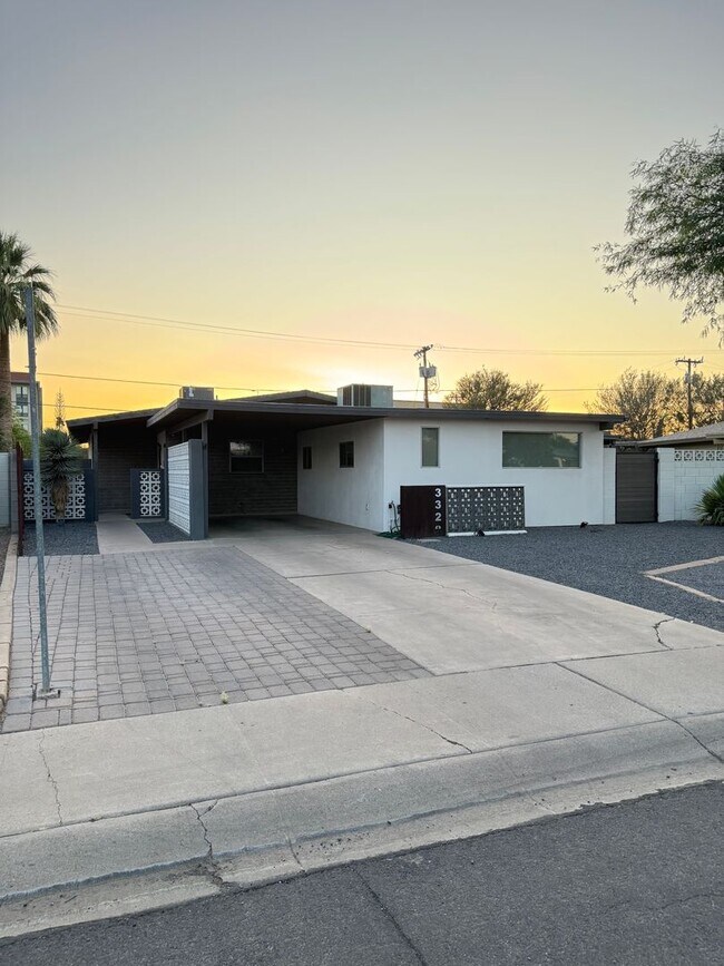 Building Photo - 3 bedroom home in Downtown Phoenix