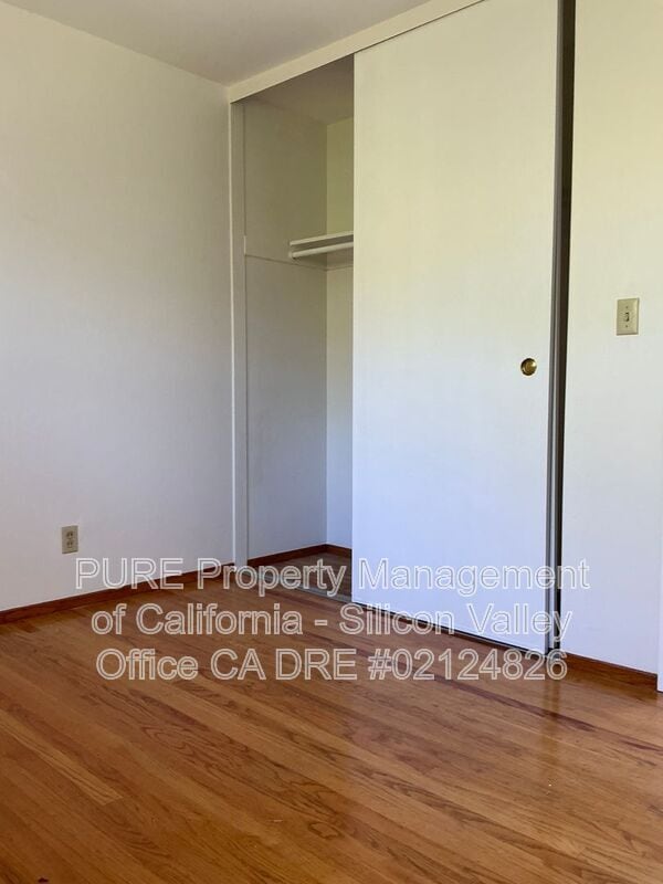 Building Photo - 5655 Glen Haven Ct