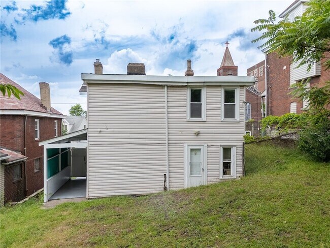 Building Photo - 160 Hazelwood Ave