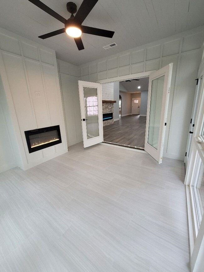 Building Photo - 516 June Bug Ct