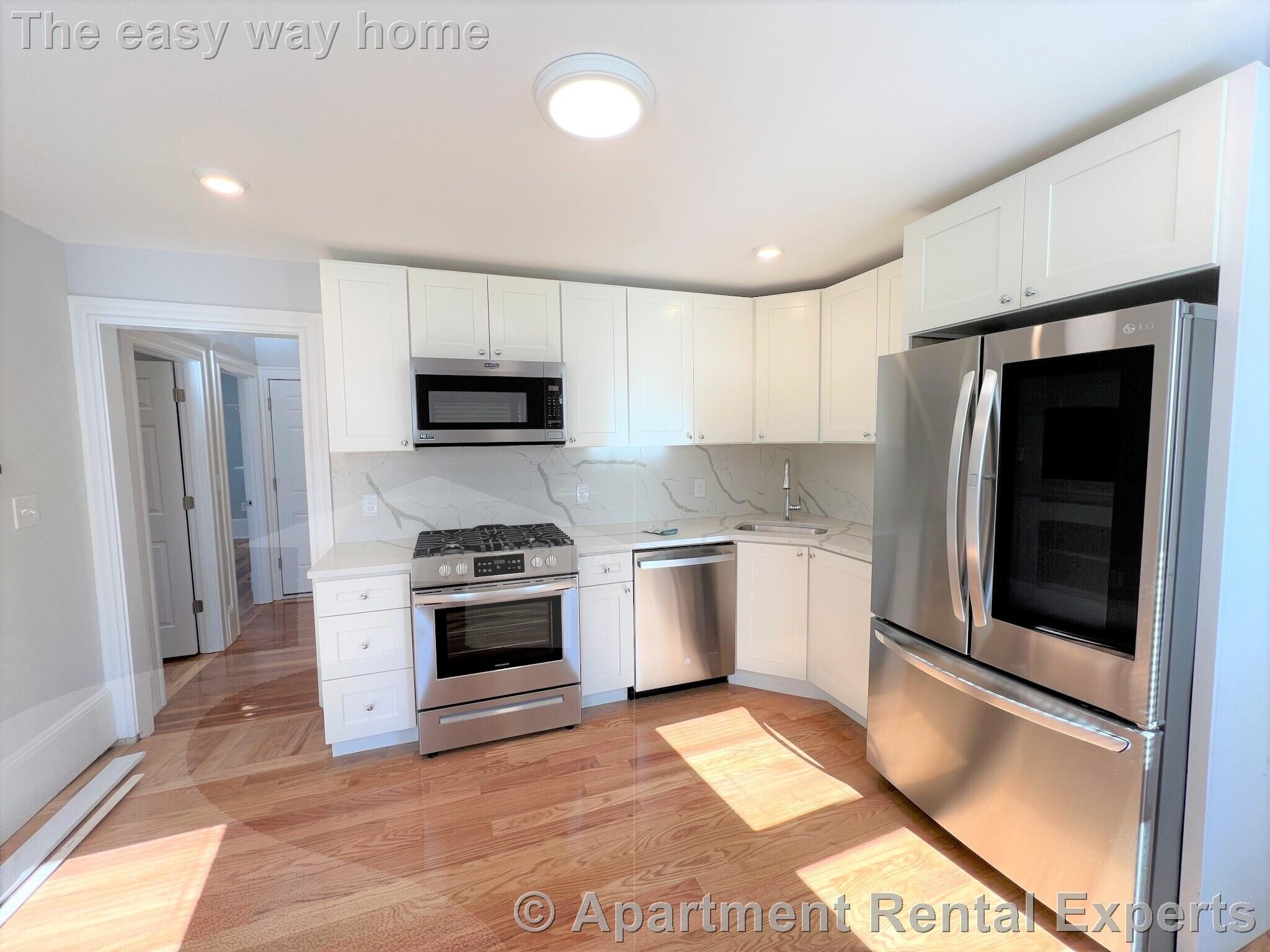 Building Photo - 3 Mossland St