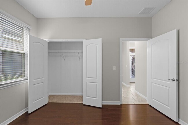 Building Photo - 405 E Freesia Ct