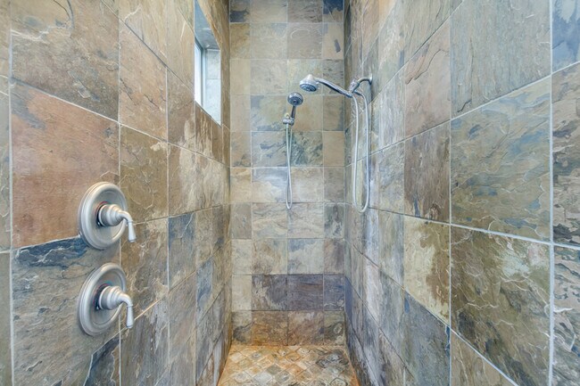 Building Photo - 2143 E Tonto Pl
