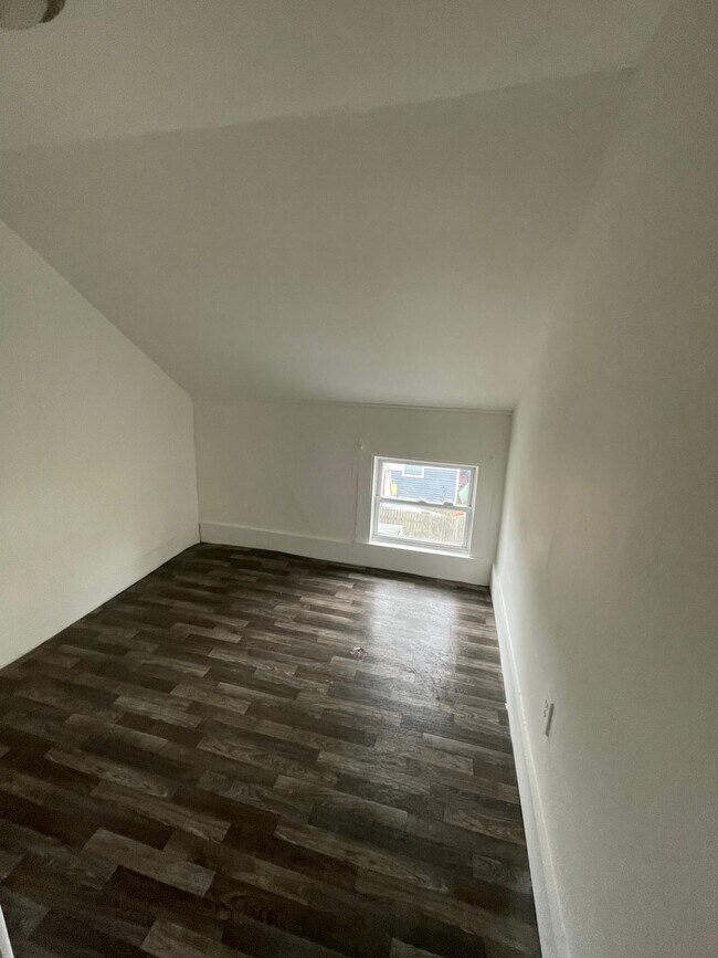 Building Photo - 7 Shedds Ave